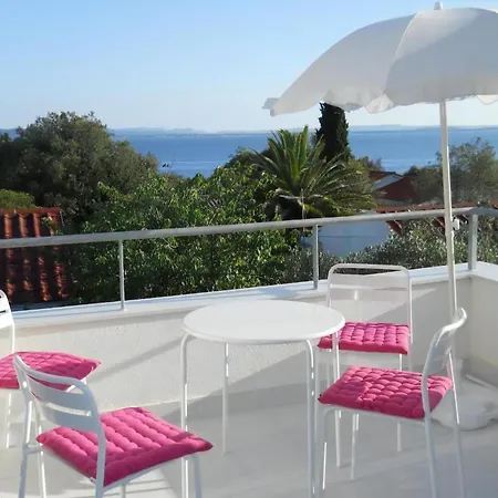 Traumhafte Punta Skala Mit 2 Terrassen