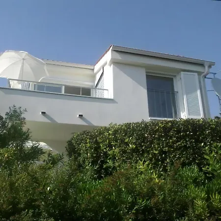 Holiday home Traumhafte Punta Skala Mit 2 Terrassen